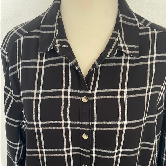 JACHS Girlfriend Black and White Checkered Shirt - Picture 2 of 5